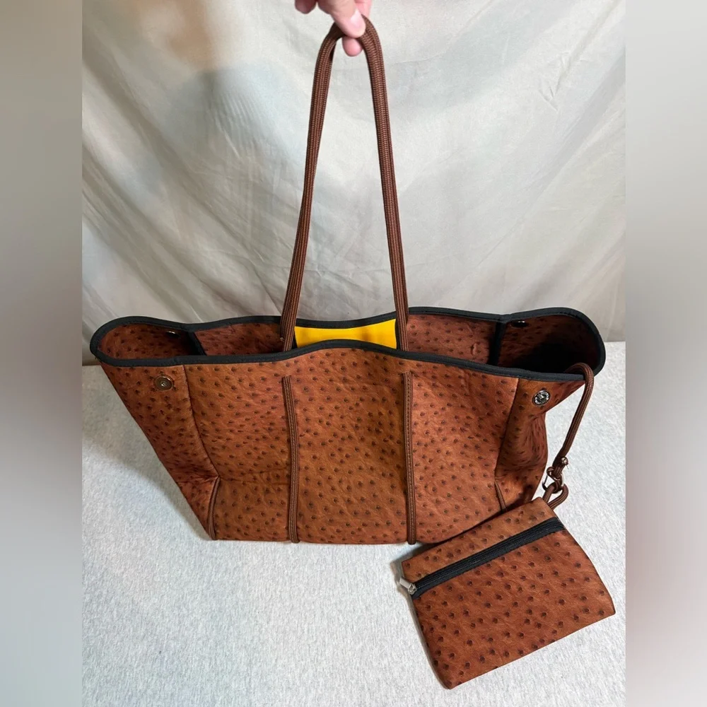 Taylor Gray Zandy Tote Bag – Brown Ostrich‎ Print 👜✨